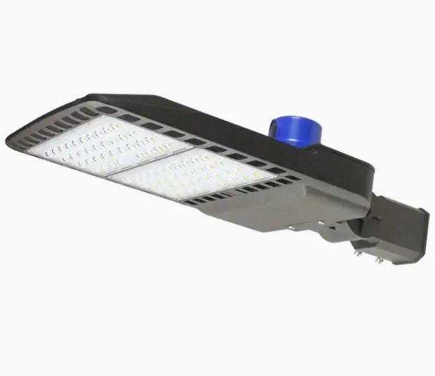 150WCCT-pole-lights-GML2.webp
